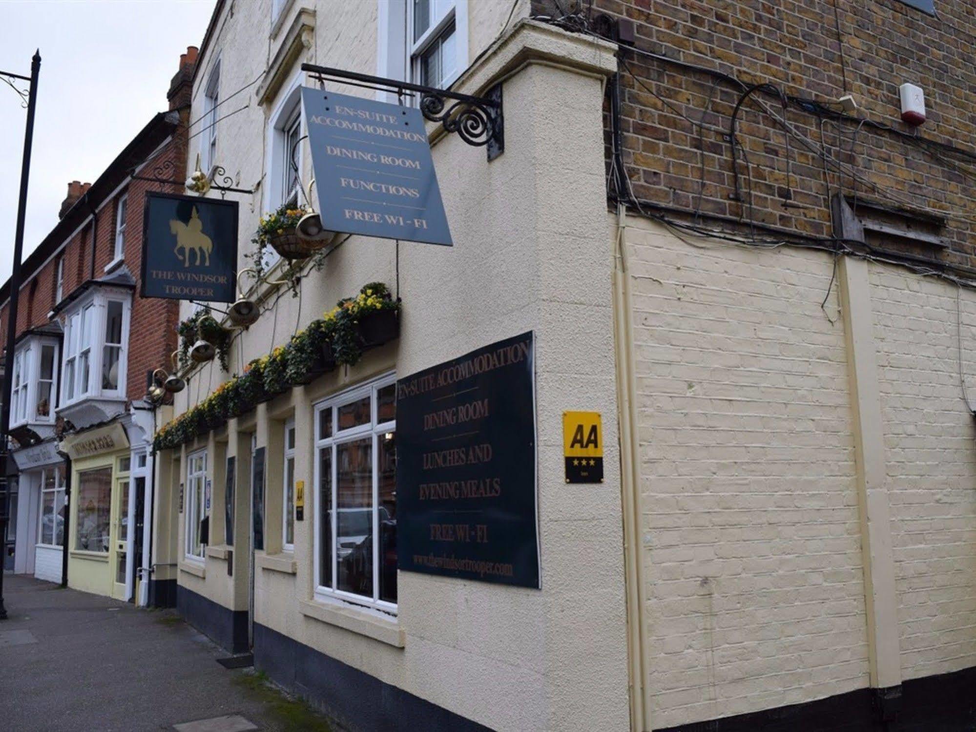 The Windsor Trooper Pub & Inn Exterior foto