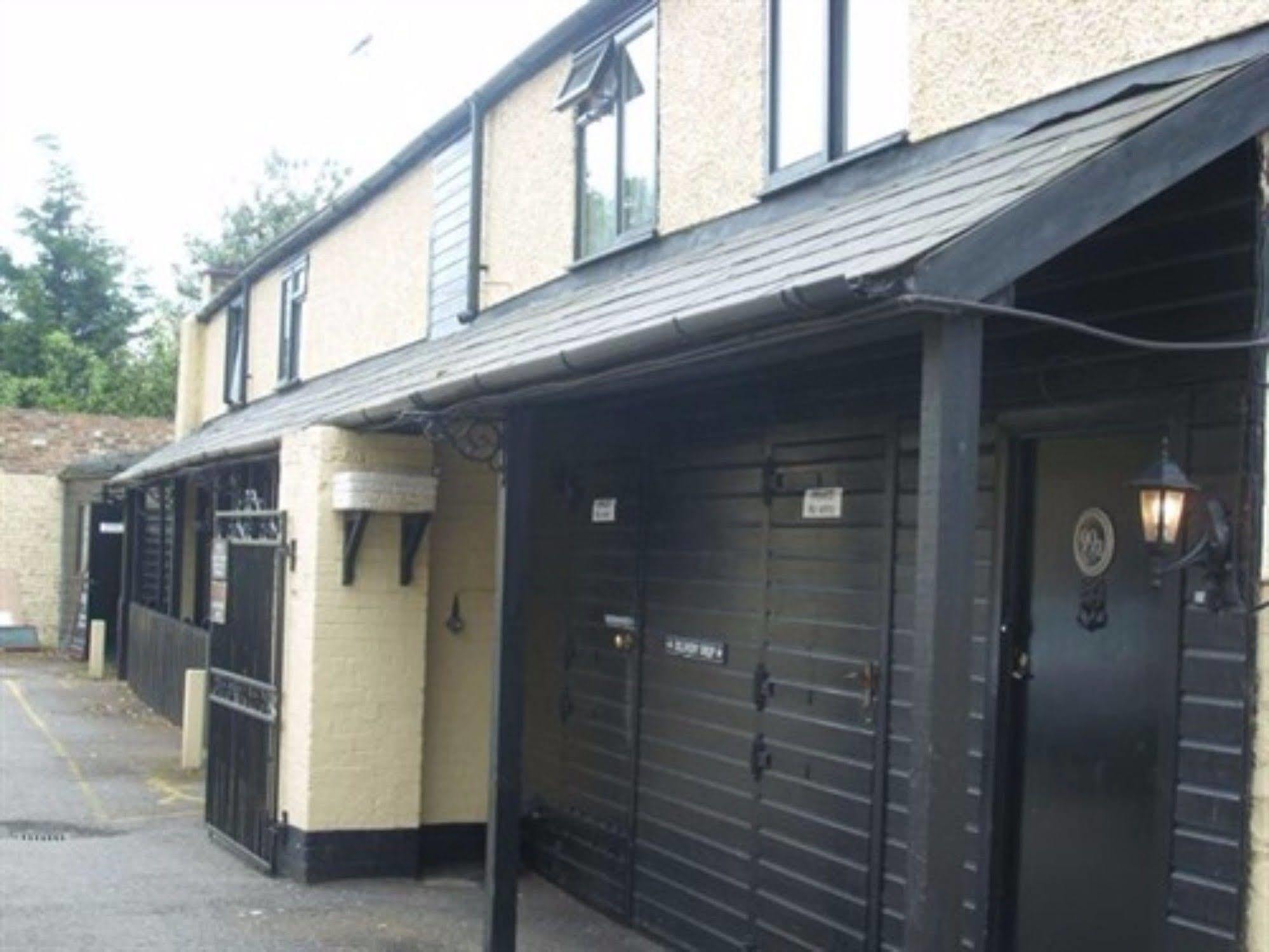 The Windsor Trooper Pub & Inn Exterior foto