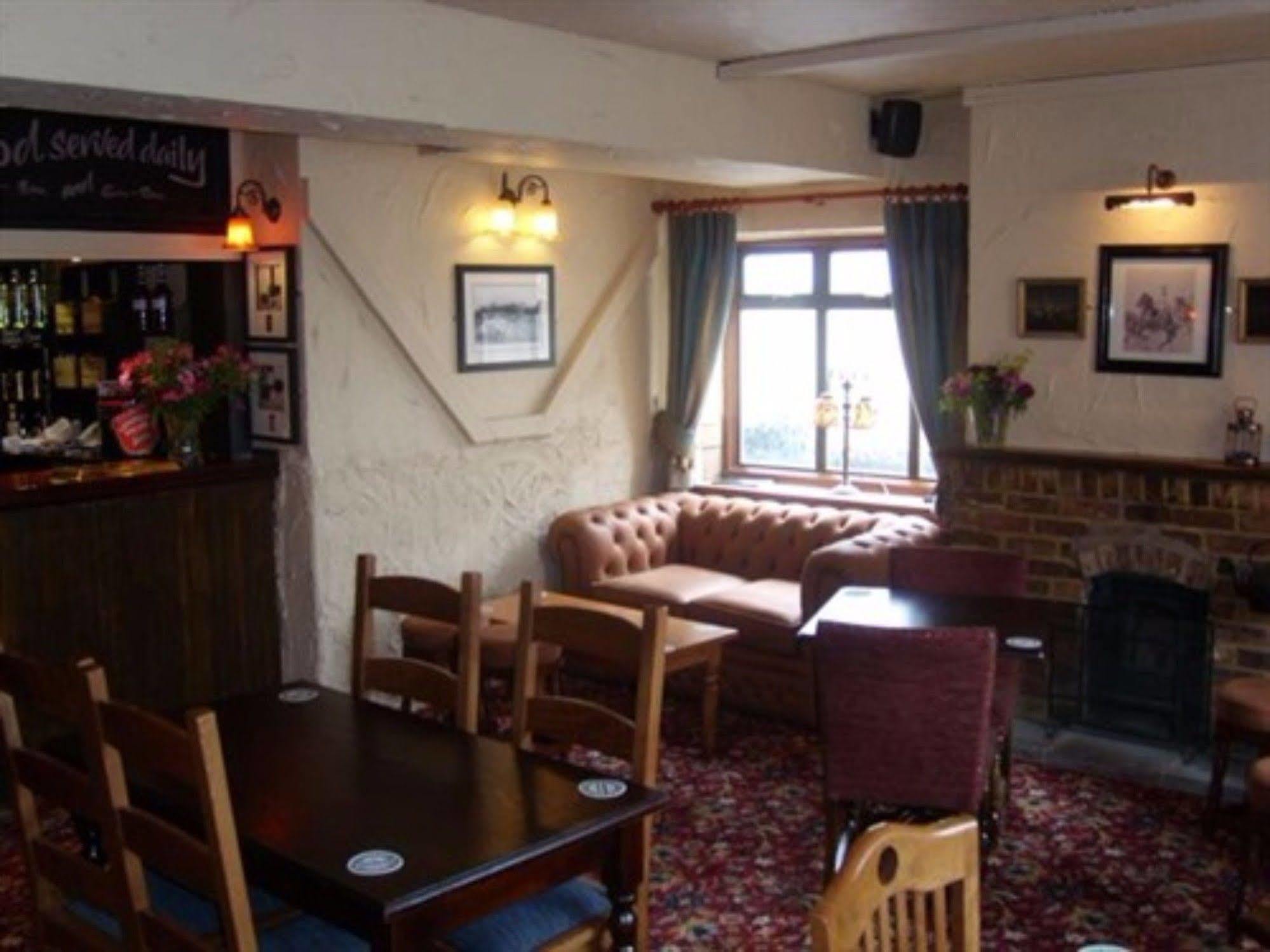 The Windsor Trooper Pub & Inn Exterior foto