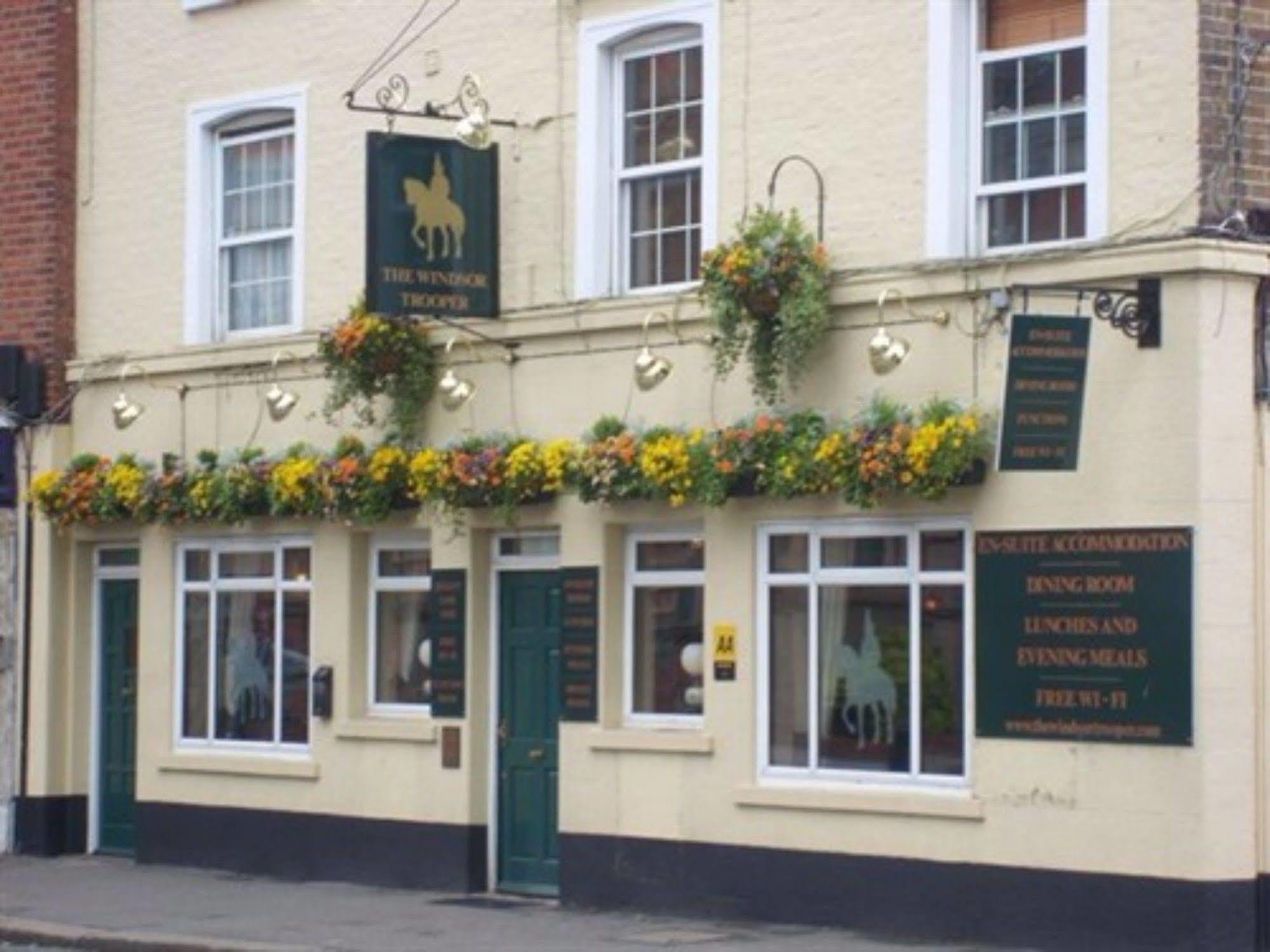 The Windsor Trooper Pub & Inn Exterior foto